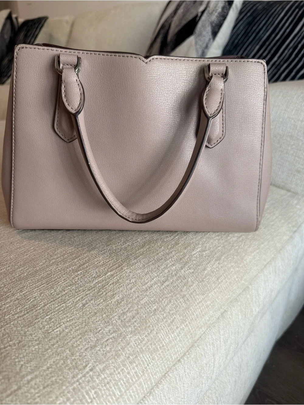 Kate Spade New York Tippy Leather Purse in Taupe